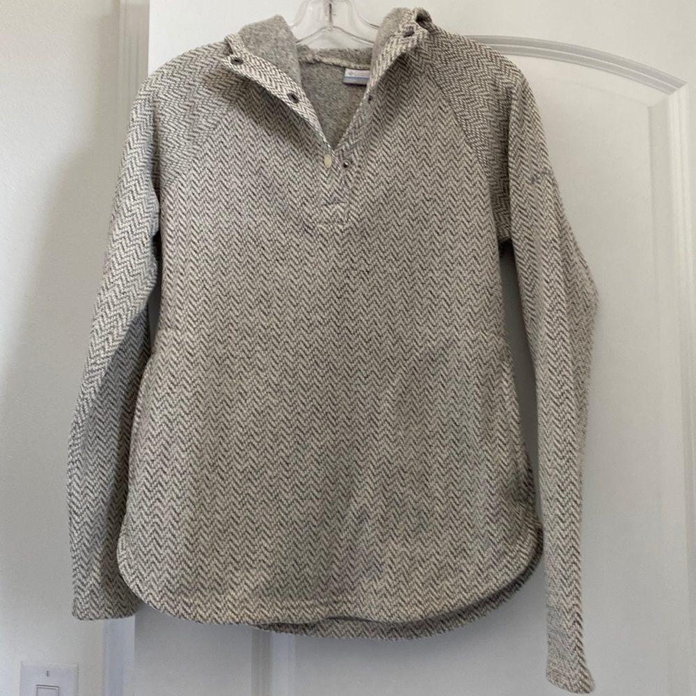 Columbia Women’s sweatshirt/jacket